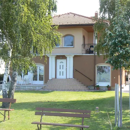 Apartment In 19102